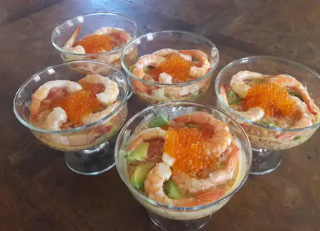 Verrines crevettes, avocat, pamplemousse rose