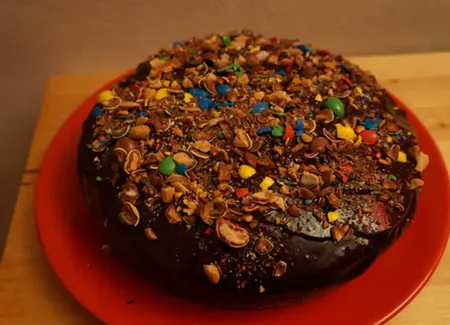 Gâteau au chocolat glaçage m&m's