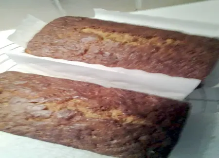 Cake à la pomme, aux raisins et aux noix