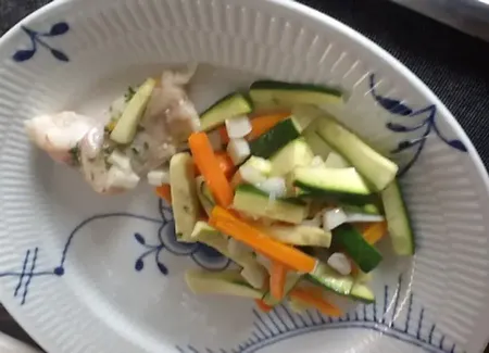 Papillote de poisson et julienne de légumes