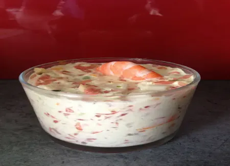 Pamplemousse farci (crevettes, surimi, crabe, avocat)
