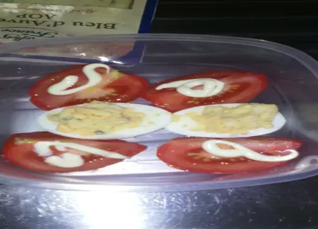 Oeufs durs au roquefort
