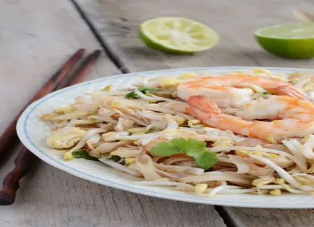 Nouilles sautées au soja et aux crevettes