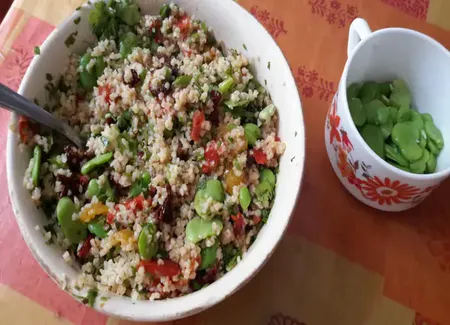 Salade de boulghour aux fèves et aux poivrons