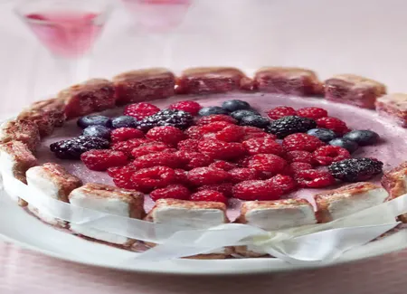 Charlotte aux framboises et au cassis