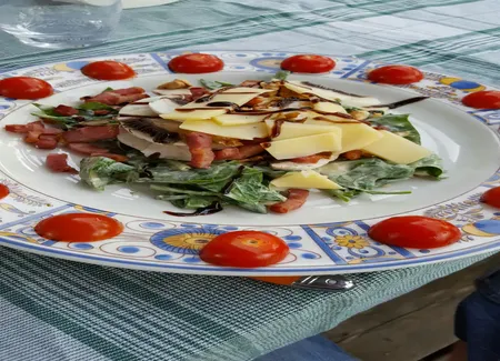 Salade d'épinards au roquefort