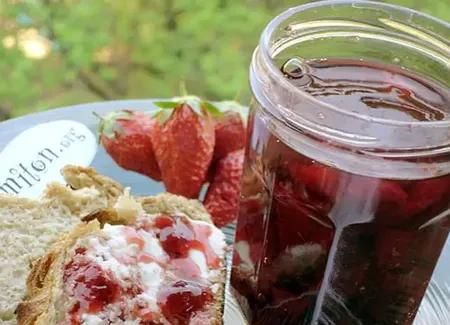 Confiture fraise - framboise - banane