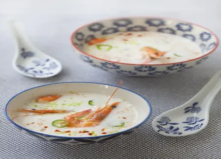 Soupe crevettes, coco et gingembre