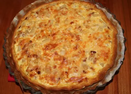 Quiche fondante tomate, asperge et lardons