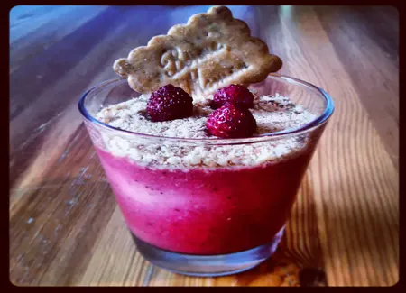 Verrine à la fraise et aux amandes