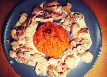 Poulet au cidre, bacon et champignons