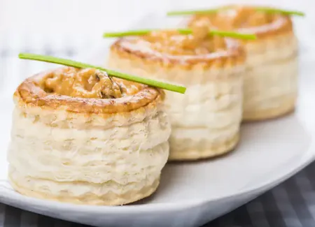 Bouchées à la reine fruits de mer et béchamel