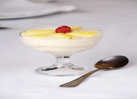 Mousse à l'ananas et au rhum
