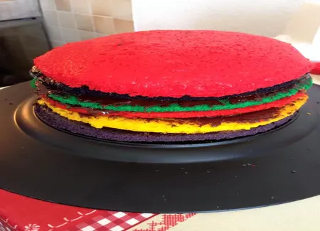 Rainbow cake (gâteau arc en ciel) fourré au chocolat