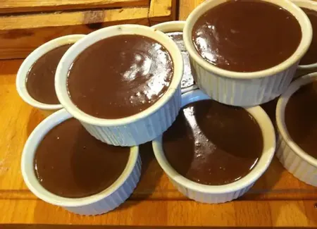 Flan au chocolat délicieux de marine