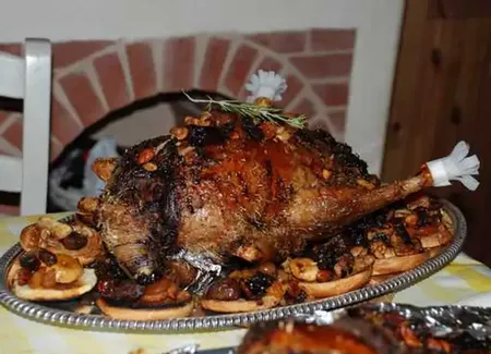 Canard farci aux marrons et aux fruits secs