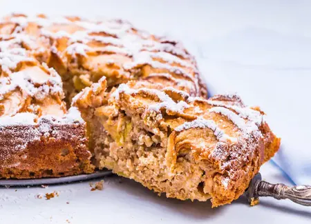 Gâteau aux pommes russe (noisettes-chocolat)