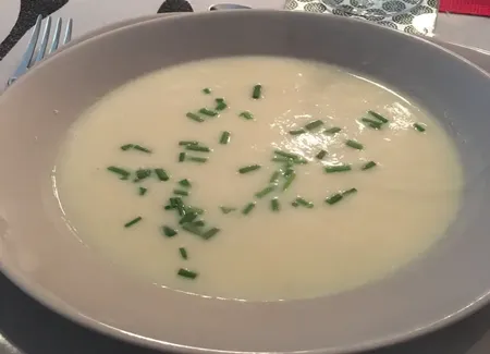 Velouté d'asperges vertes et blanches