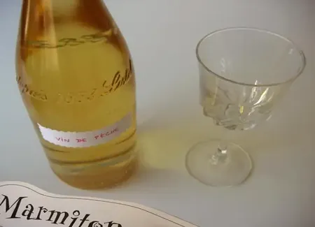 Vin de feuilles de pêcher de mireille (ultra rapide et ultra bon)