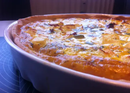 Quiche aux tomates séchées, feta et poivron