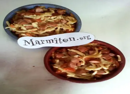 Gratin de pâtes aux tomates et saucisses de strasbourg