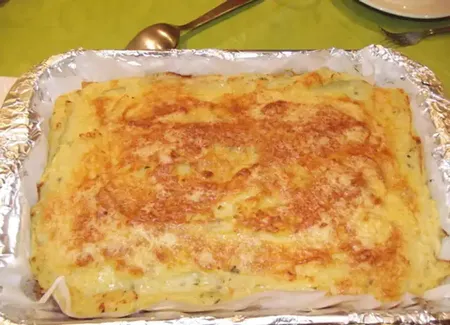 Hachis parmentier (pommes de terre, boeuf, carotte, lardons)