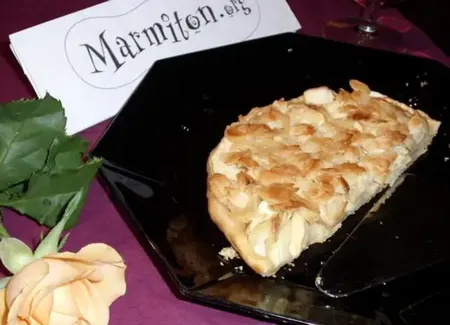 Tarte aux pommes aux amandes et au miel
