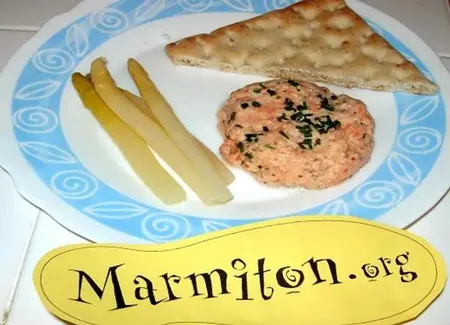 Tartare de saumon assaisonné