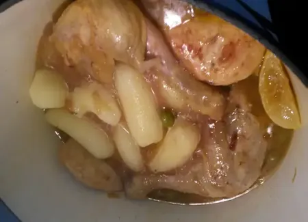 Tajine de poulet aux olives et citrons confits