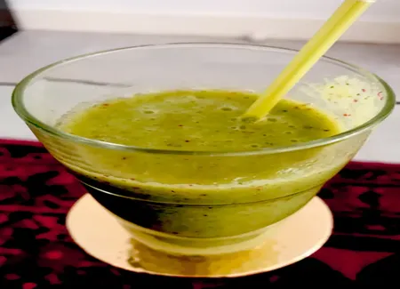 Smoothie estival concombre + banane + citron + pomme