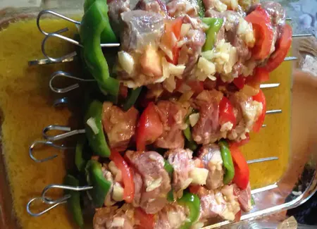 Brochettes d'agneau aux légumes