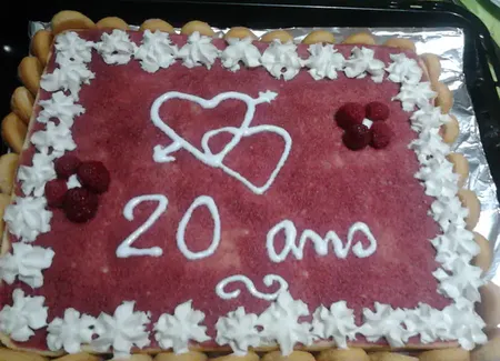 Gâteau de fête aux fruits