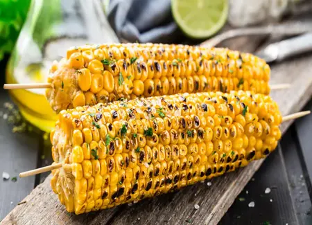 Epis de maïs grillés