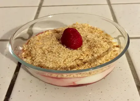 Petit dessert rapide sur lit de fraise