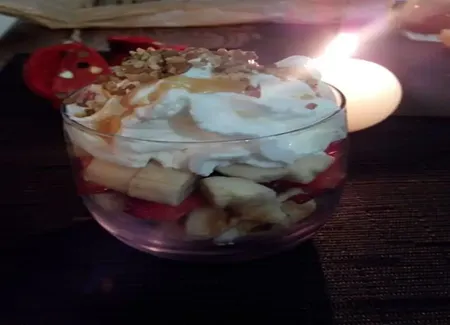 Verrine de fruits à la chantilly