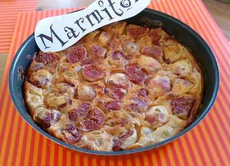 Clafoutis d'automne mi-figues, mi-raisins
