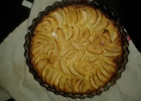 Tarte moelleuse aux pommes (sans pâte)