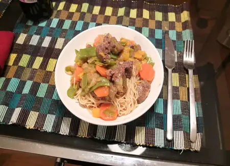Bœuf mariné au soja et ses légumes