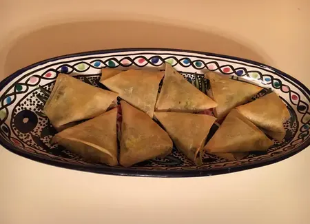 Samossas aux épinards et au curry