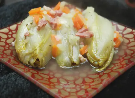 Estouffade d'endives au lard et aux légumes