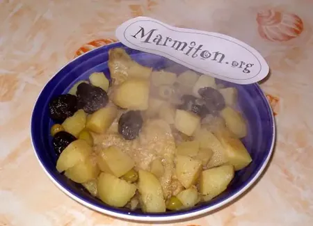 Tajine de poulet aux olives et pommes de terre