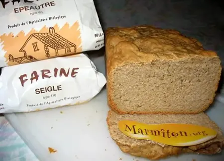 Pain d'épeautre et de seigle à la map (machine a pain)