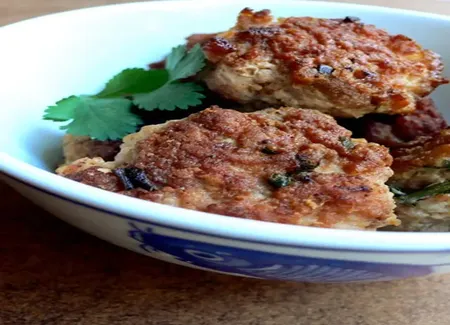 Croquettes de porc au gingembre sauce yaourt et ciboulette
