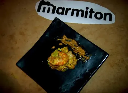 Gambas poêlées sur lit de courgettes au curry
