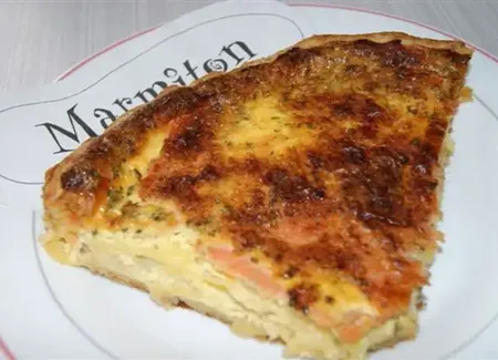Tarte fine au saumon (pâte aux petits suisses)