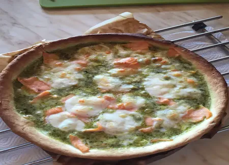 Tarte au pesto et saumon fumé