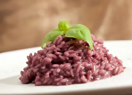Risotto al amarone della valpolicella (risotto au vin rouge)