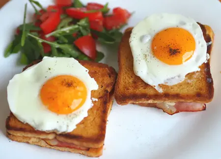 Croque-monsieur au jaune d'oeuf