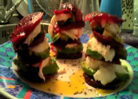 Millefeuille betterave-avocat