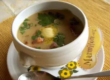 Velouté aux chicons aux chips de pancetta